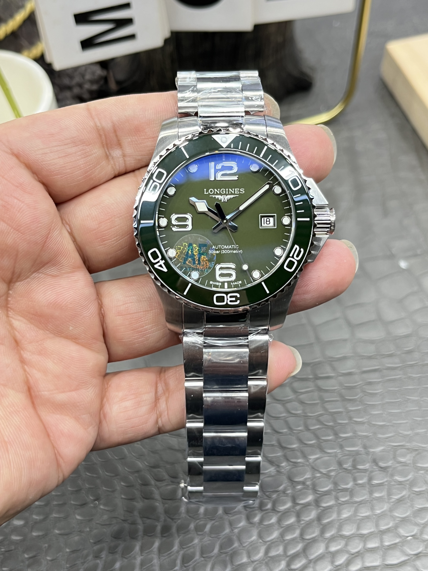 0-346.jpg Montre automatique Longines HydroConquest 43 mm - Mécanisme suisse 1117809737