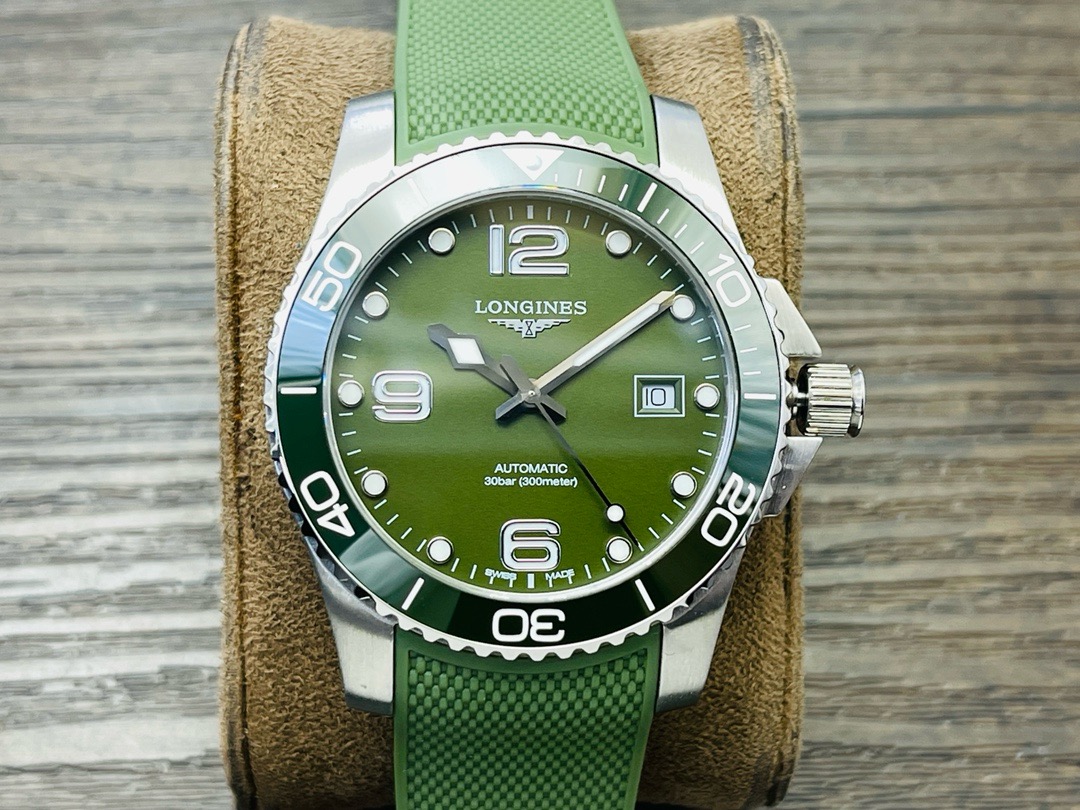 0-407.jpg Montre de plongée automatique Longines HydroConquest 41 mm - Mécanisme suisse 1146937546