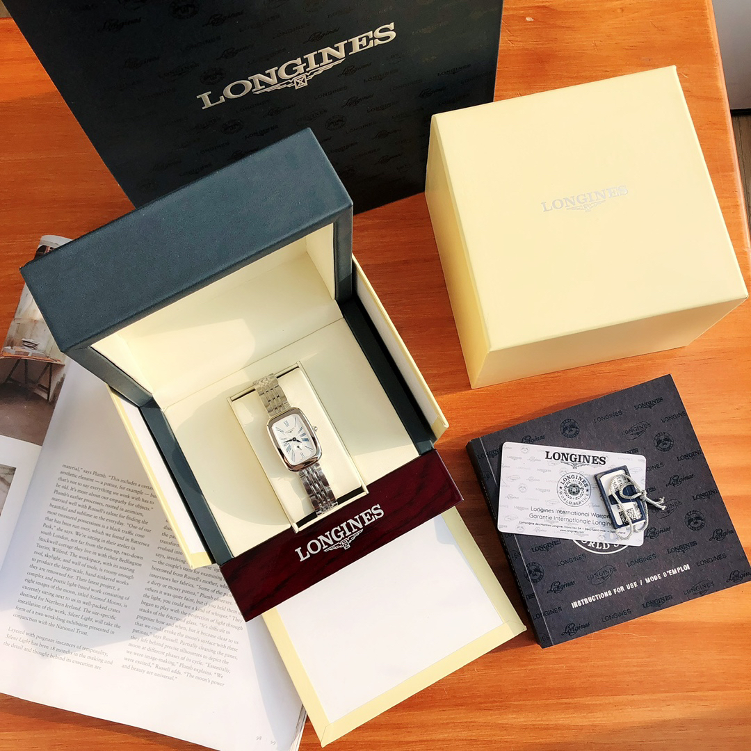 Montre à quartz Longines pour femme, boîtier en acier inoxydable 22 × 32 mm 995390400