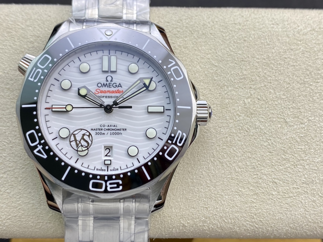 0-729.jpg Montre Automatique Longines Ocean 42 mm - Mécanisme Suisse 1118905809