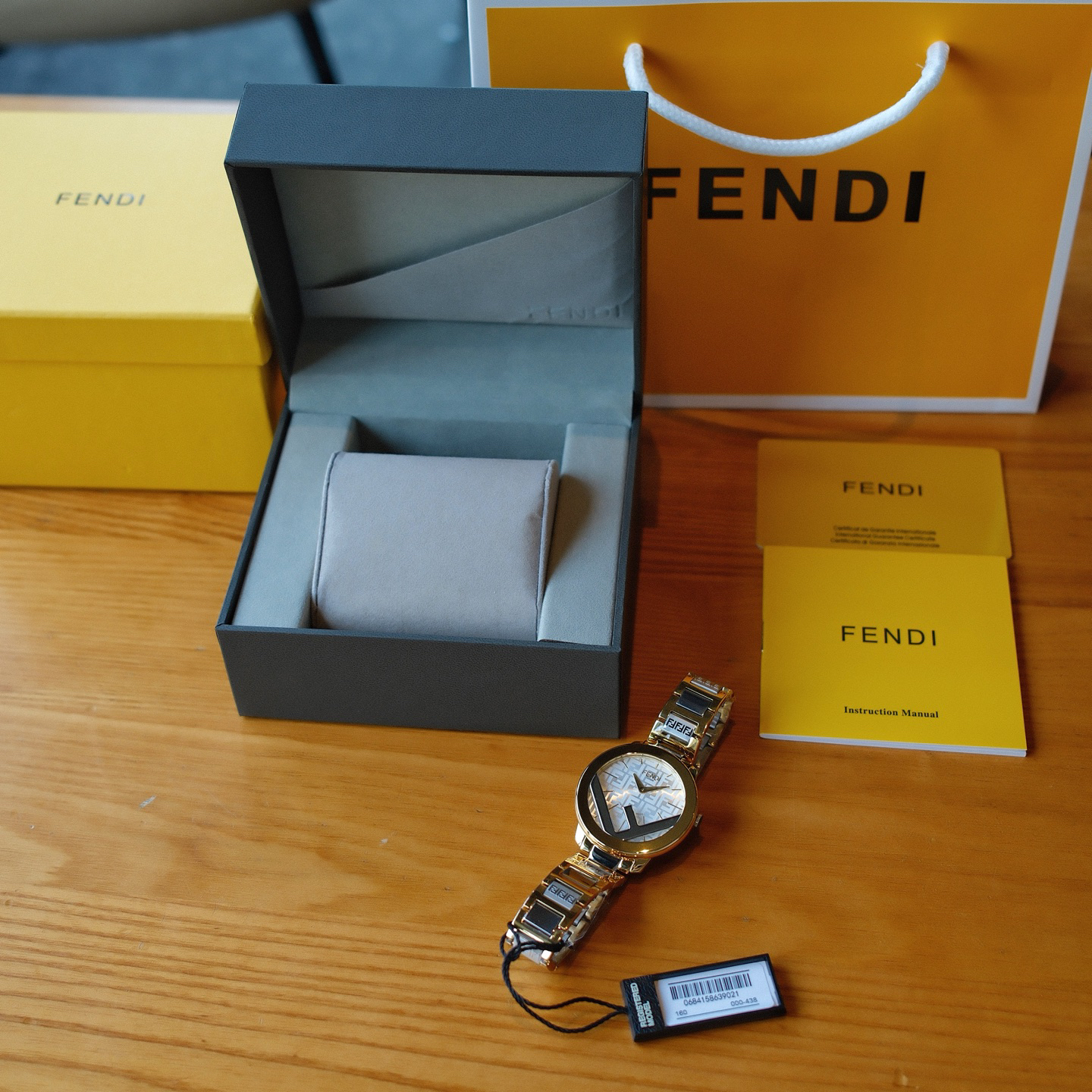 1-305.jpg Montre FENDI pour femme en or 35 mm - Quartz suisse 1147860064