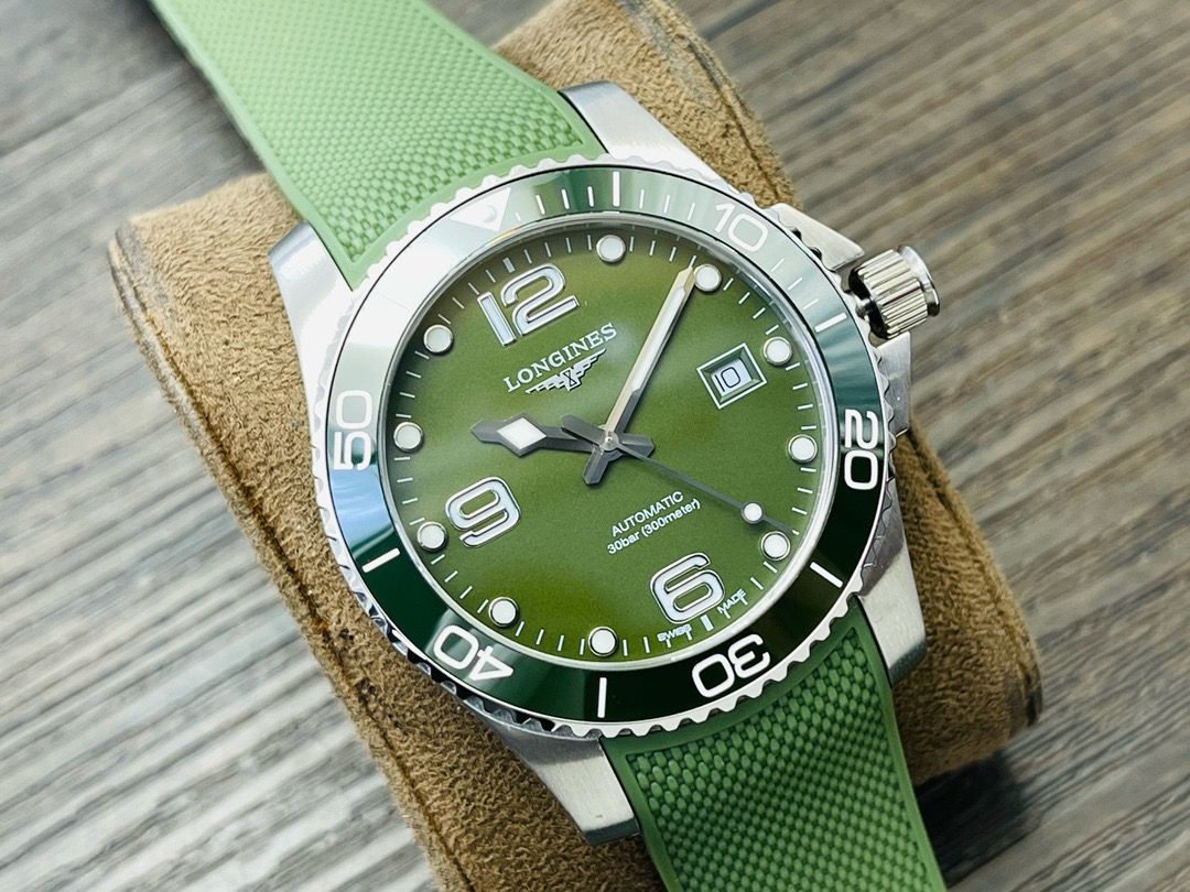 1-407.jpg Montre de plongée automatique Longines HydroConquest 41 mm - Mécanisme suisse 1146937546