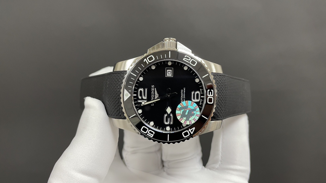 1-492.jpg Longines Conquest 41 mm lunette blanche cadran noir réplique montre 1 à 1 1128101425