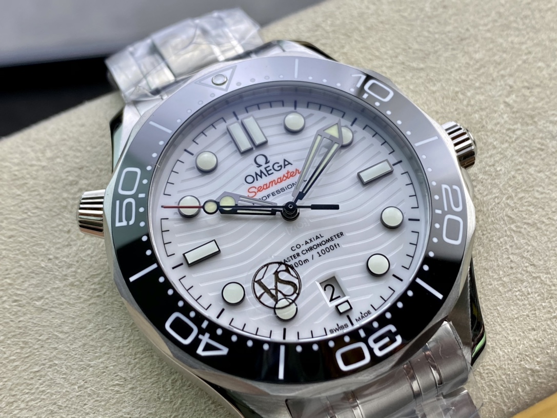 1-729.jpg Montre Automatique Longines Ocean 42 mm - Mécanisme Suisse 1118905809