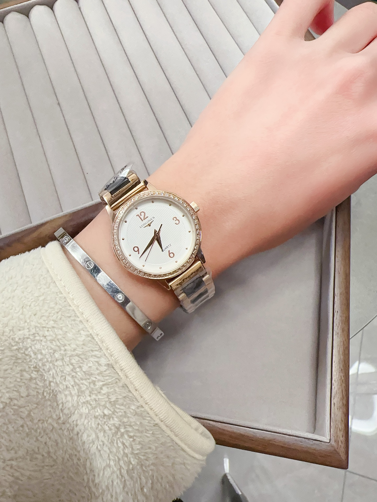 1-833.jpg Montre Femme Longines 29mm Quartz – 1136275349