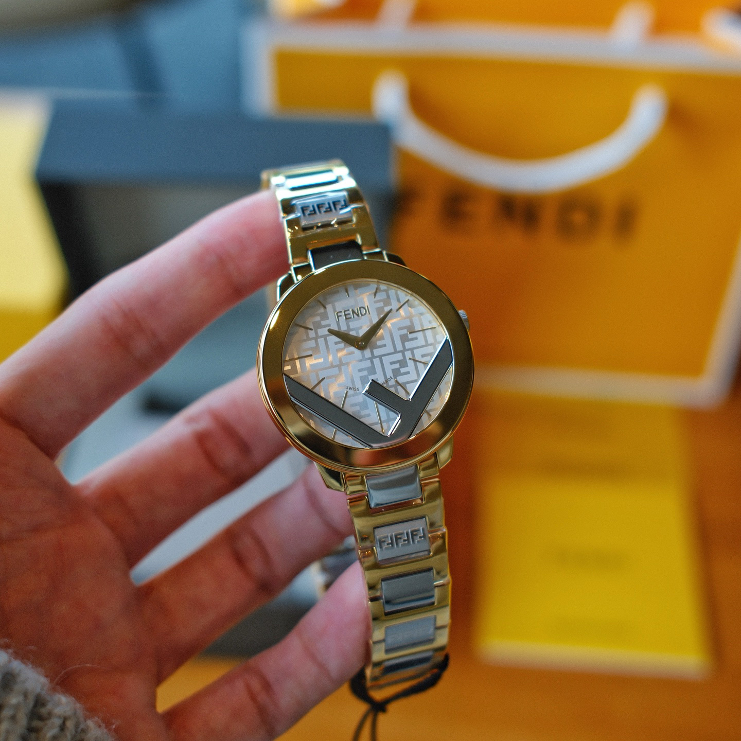 2-305.jpg Montre FENDI pour femme en or 35 mm - Quartz suisse 1147860064