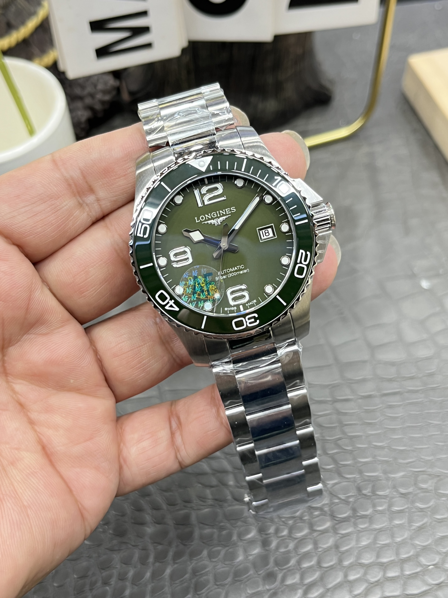 2-346.jpg Montre automatique Longines HydroConquest 43 mm - Mécanisme suisse 1117809737