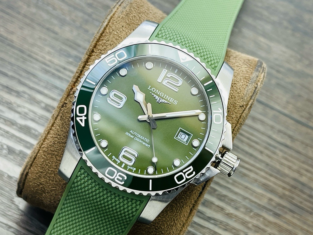 2-407.jpg Montre de plongée automatique Longines HydroConquest 41 mm - Mécanisme suisse 1146937546