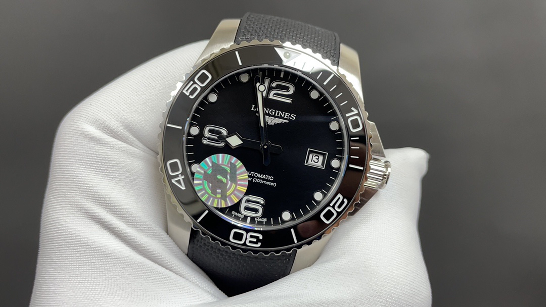 2-492.jpg Longines Conquest 41 mm lunette blanche cadran noir réplique montre 1 à 1 1128101425
