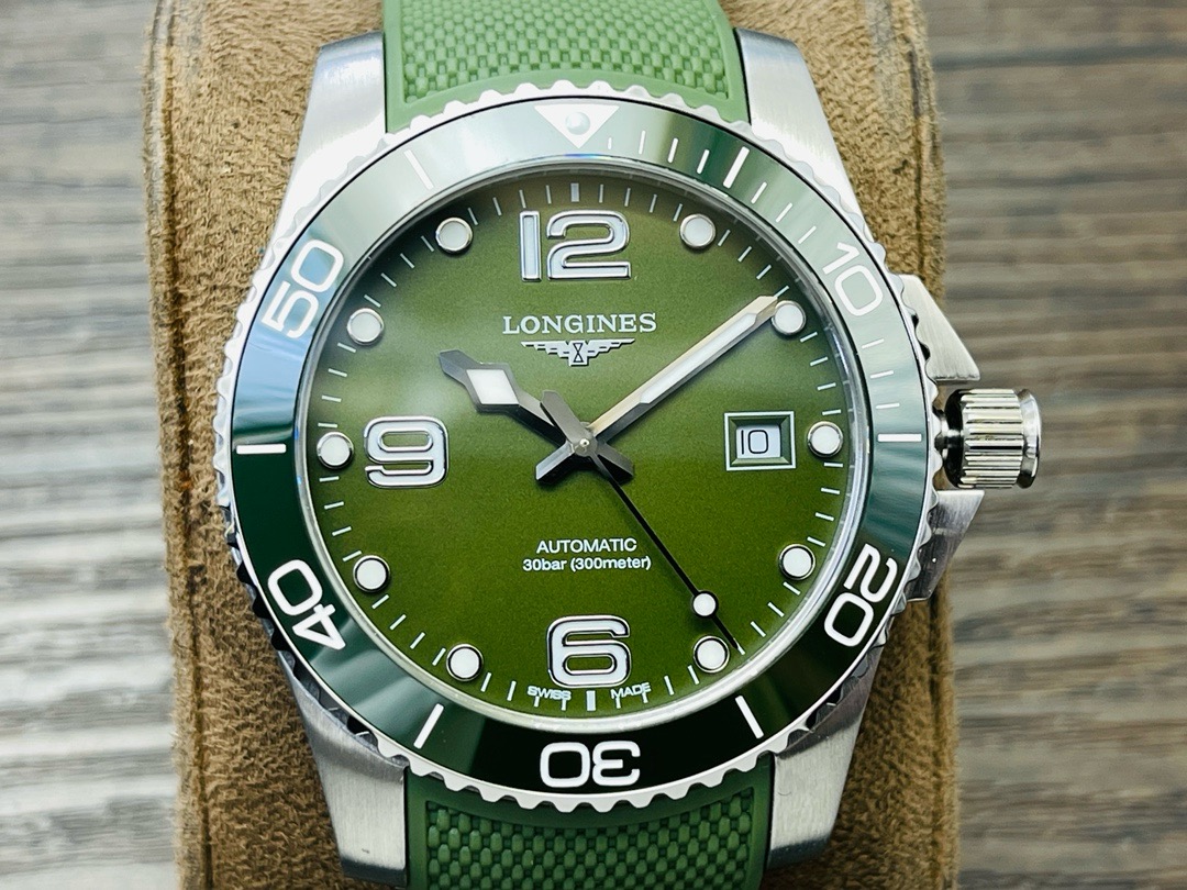 3-407.jpg Montre de plongée automatique Longines HydroConquest 41 mm - Mécanisme suisse 1146937546