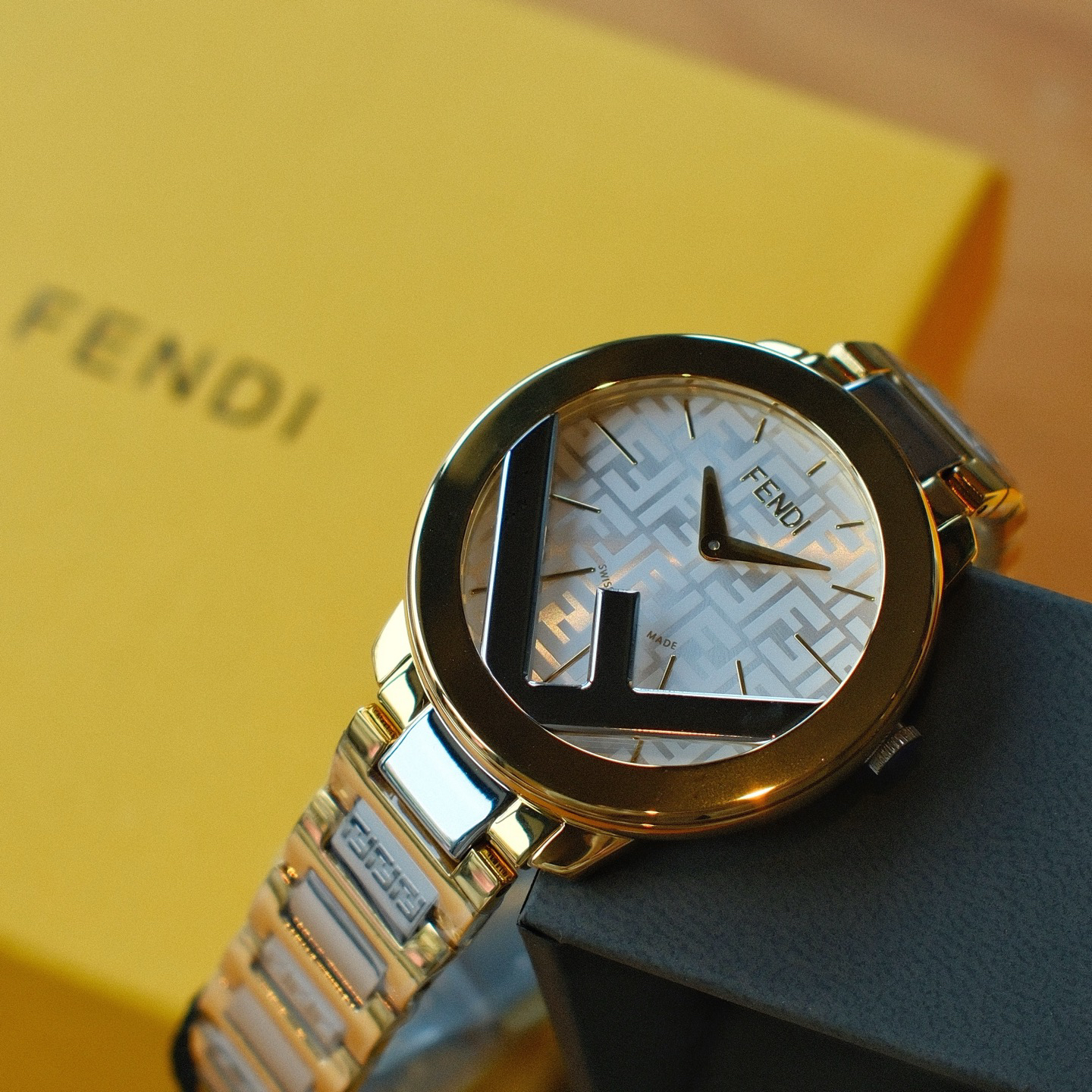 4-305.jpg Montre FENDI pour femme en or 35 mm - Quartz suisse 1147860064