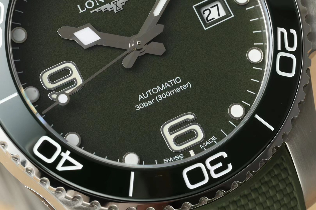 4-344.jpg Réplique de luxe de la montre Longines HydroConquest | & 1117810232