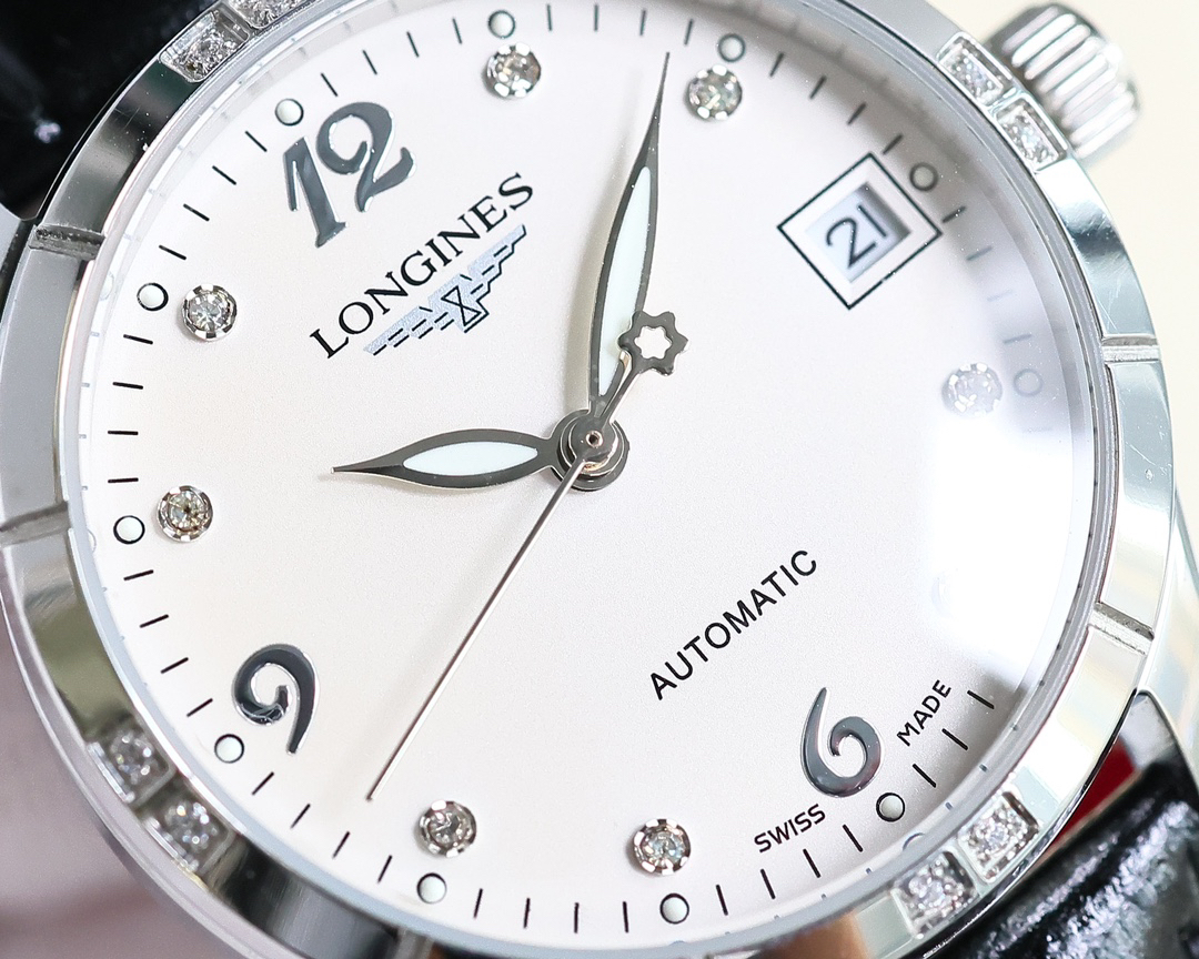 4-370.jpg Montre automatique Longines pour femme 33 mm - Mécanisme suisse 1134094753