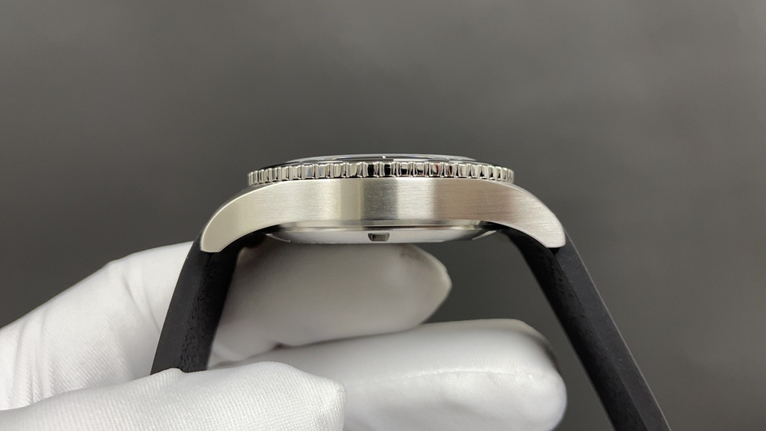 4-492.jpg Longines Conquest 41 mm lunette blanche cadran noir réplique montre 1 à 1 1128101425