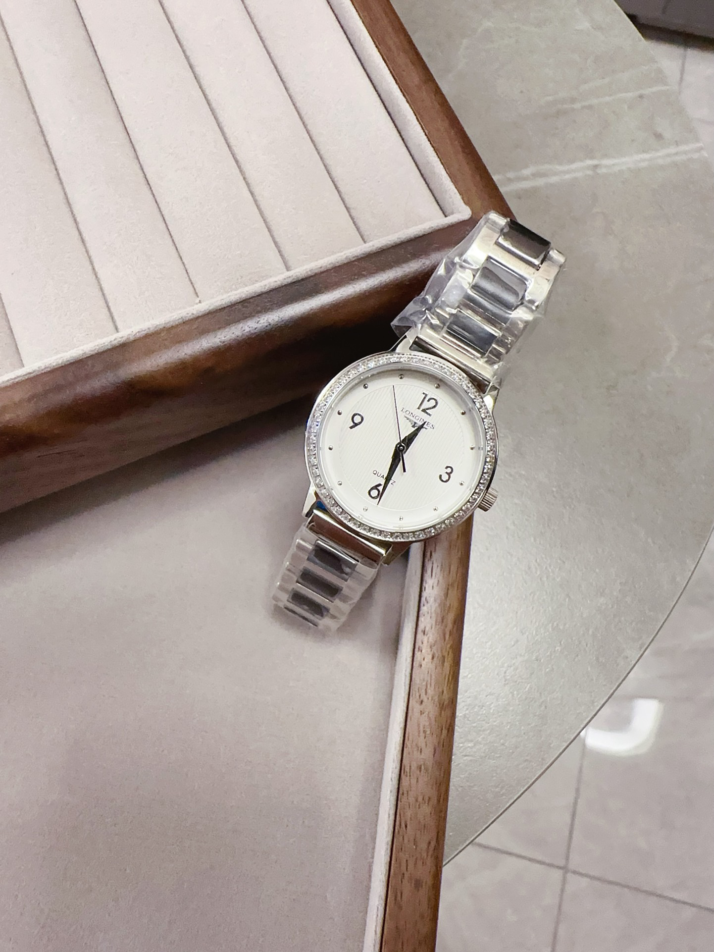 4-833.jpg Montre Femme Longines 29mm Quartz – 1136275349