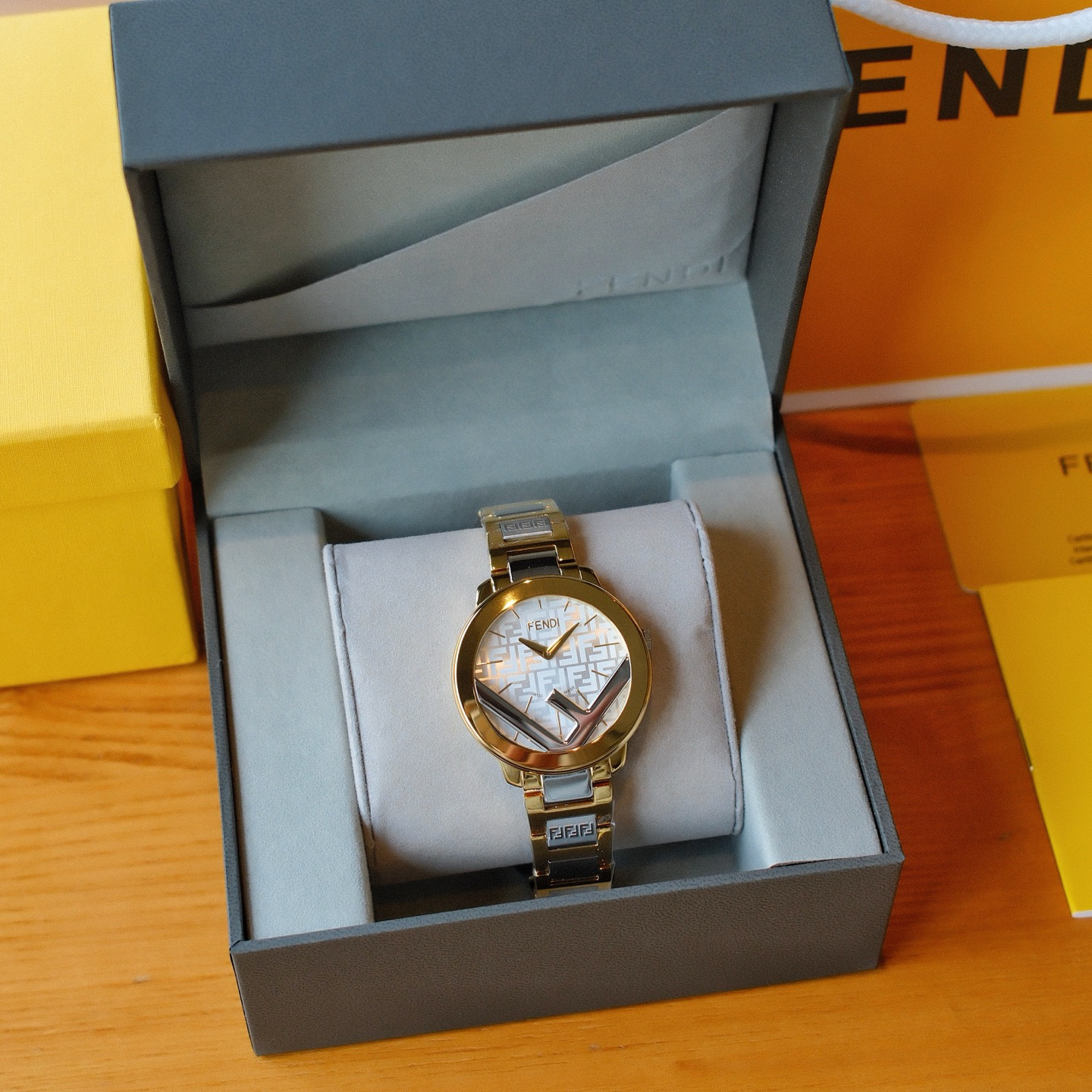 5-302.jpg Montre FENDI pour femme en or 35 mm - Quartz suisse 1147860064