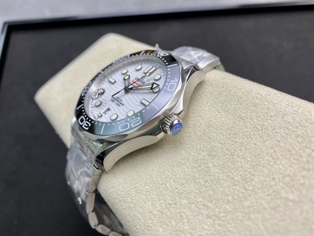6-682.jpg Montre Automatique Longines Ocean 42 mm - Mécanisme Suisse 1118905809
