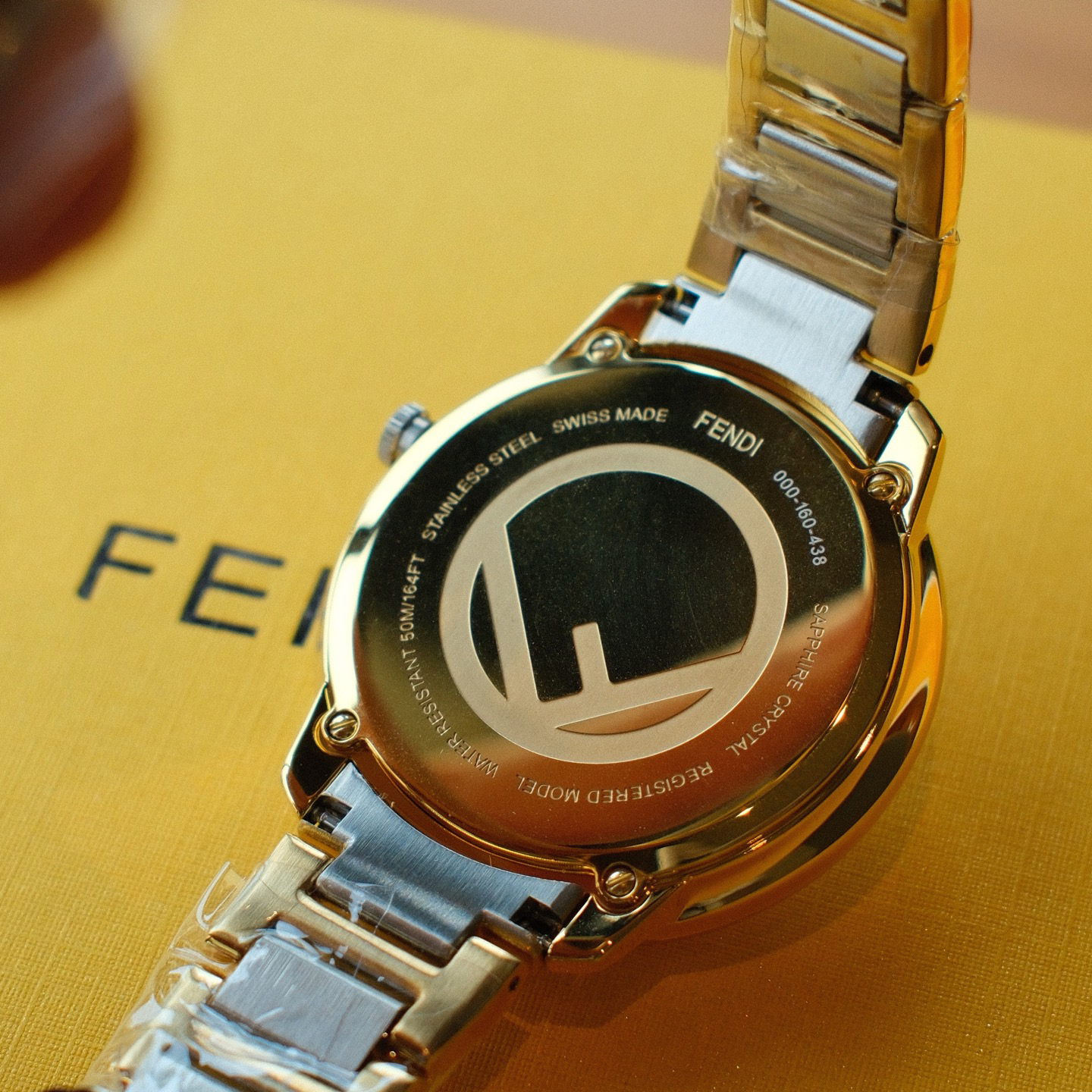 8-262.jpg Montre FENDI pour femme en or 35 mm - Quartz suisse 1147860064