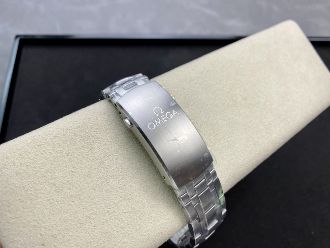 8-607.jpg Montre Automatique Longines Ocean 42 mm - Mécanisme Suisse 1118905809